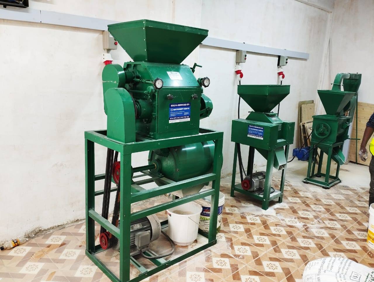 ROLLER MILL ,CRUSHER AND HULLER MACHINE